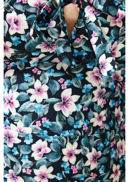 Moda Rahat Casual Günlük Krep Dokuma Kalp Yaka Kısa Kol Basic Midi Boy Büyük Beden Elbise fırsatları