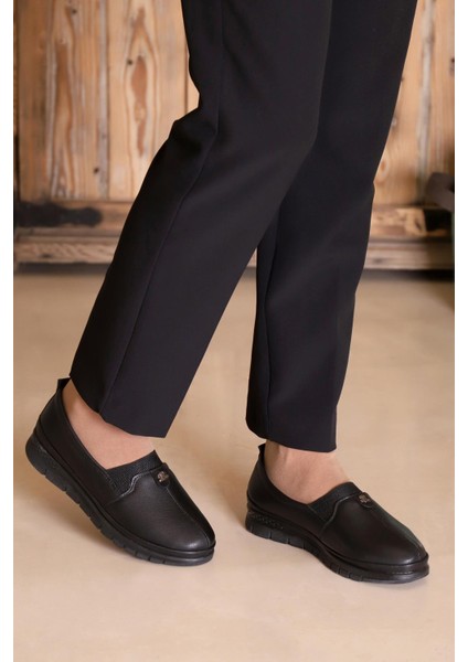 Kadın Siyah Klasik Ortopedik Anne Ayakkabısı Zslnk 510 fırsatları