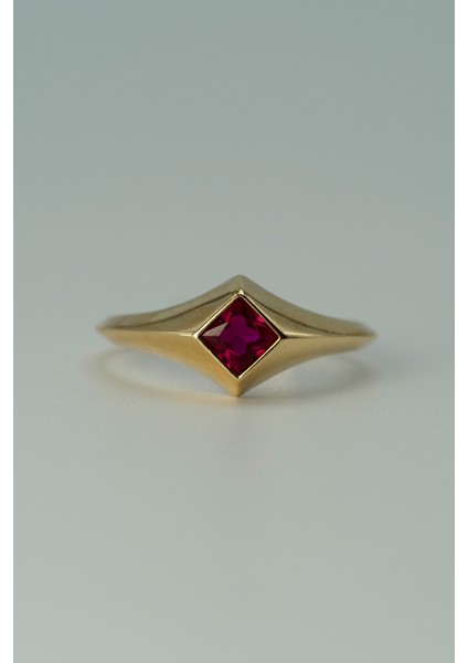 14 Ayar Altın Kırmızı Taşlı Günlük Yüzük fırsatları