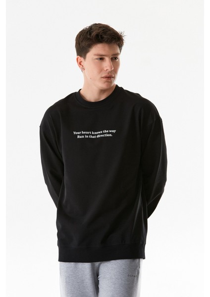 Yazı Kabartmalı Bisiklet Yaka Sweatshirt fiyatları
