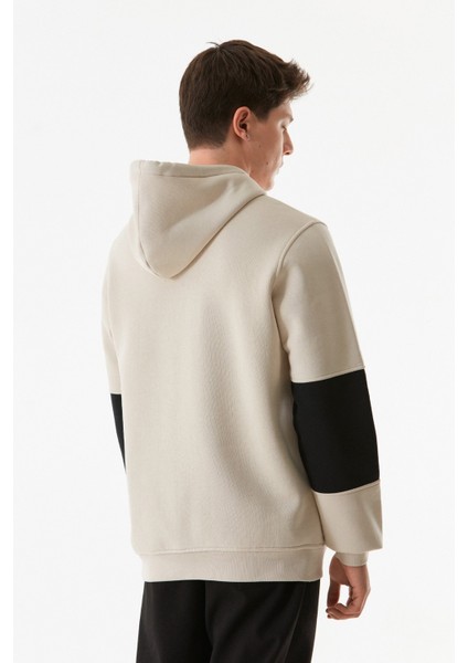 Yazı Baskılı Kanguru Cepli Kapüşonlu Sweatshirt fırsatları