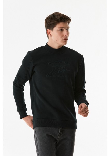 Yazı Nakışlı Dik Yaka Sweatshirt