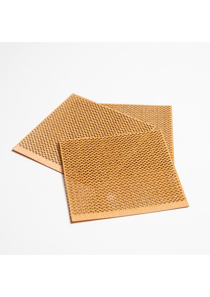 Delikli model ( üçgen ) ahşap mum fitili ve yapışkanlı fitil sehpası 10 adet ( 100mm x 100mm x 0,5mm )