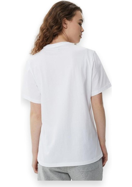 10025458 Go-To Star Standard Unisex T-Shirt modelleri