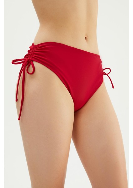 2513 Kırmızı Yanı Büzgülü Ipli Bikini Altı modelleri