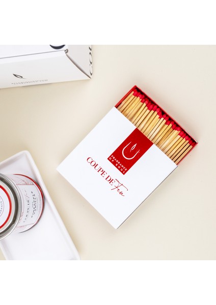 Uzun Kırmızı Uçlu Kibrit Kutusu