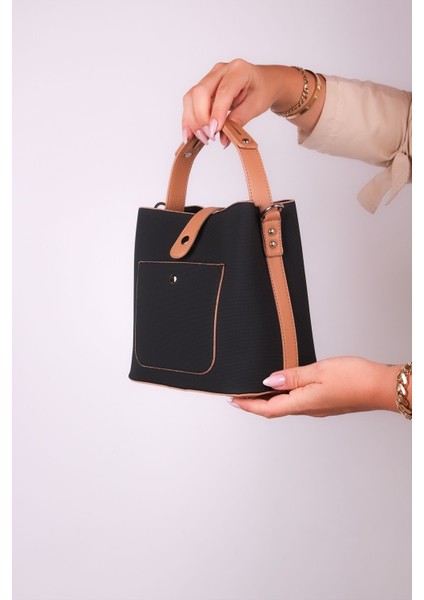 Kadın Omuz Çantası 4 Bölmeli Ayarlanabilir Geniş Askılı 24X20 cm 4002 Lk Siyah Taba Kombin fırsatları
