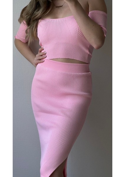 Kadın Açık Pembe Kısa Kollu Crop Bluz ve Yırtmaçlı Midi Etek Alt Üst Premium Triko Takım