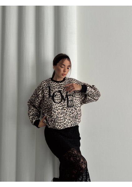 Love Yazılı Yumoş Leopar Sweat Bej