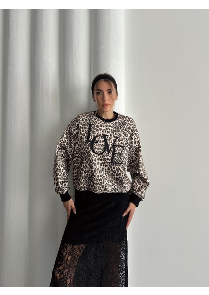 Love Yazılı Yumoş Leopar Sweat Bej