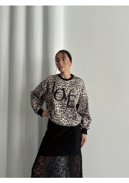 Love Yazılı Yumoş Leopar Sweat Bej