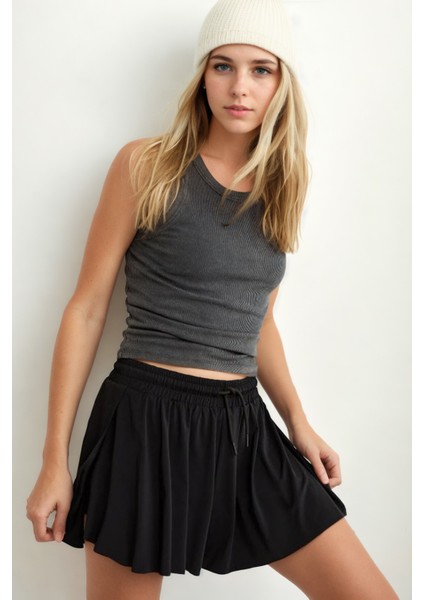 Bol Kesim Taytlı Spor Şort