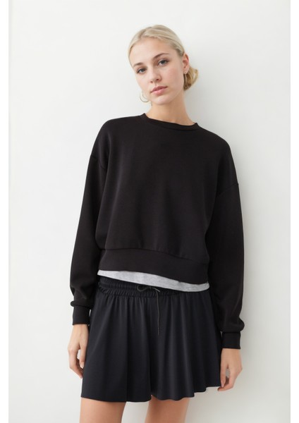 Bol Kesim Taytlı Spor Şort fırsatları