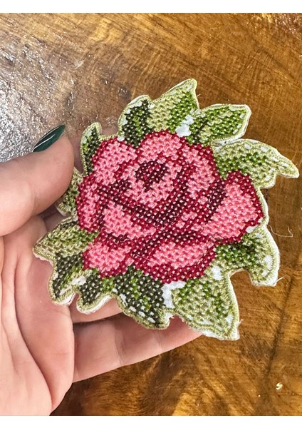 Ütü Ile Yapışan Kaneviçe Çiçek Arma Dikiş Aplike 10X9 cm fiyatları