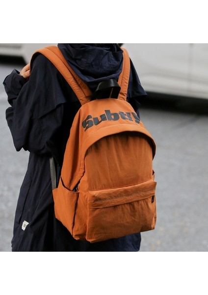 Büyük Kapasiteli Hafif Su Geçirmez Sırt Çantası (Yurt Dışından) fiyatları
