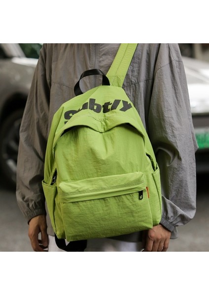 Büyük Kapasiteli Hafif Su Geçirmez Sırt Çantası (Yurt Dışından) fırsatları