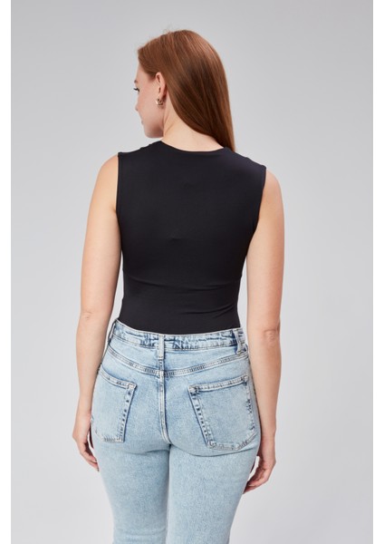 Siyah Sıfır Kol Kare Yaka Dekolteli Çıtçıtlı Bodysuit
