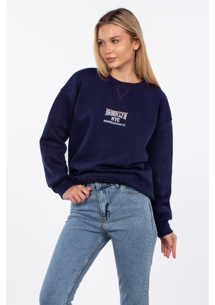 Bisiklet Yaka Yazı Nakışlı Sweatshirt - Lacivert