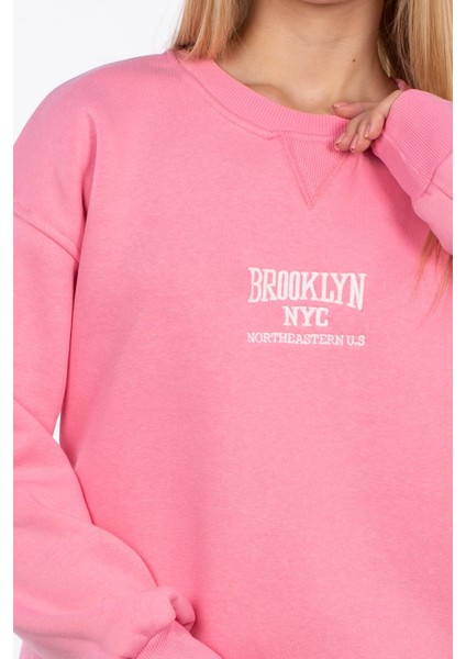 Bisiklet Yaka Yazı Nakışlı Sweatshirt - Pembe