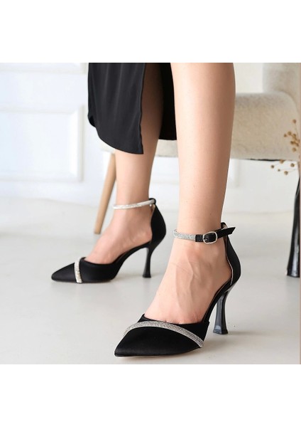 Ronya Siyah Saten Topuklu Ayakkabı fırsatları