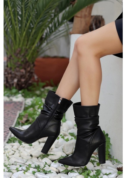 Erita Siyah Cilt Topuklu Bot fiyatları