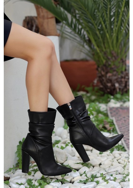 Erita Siyah Cilt Topuklu Bot fırsatları