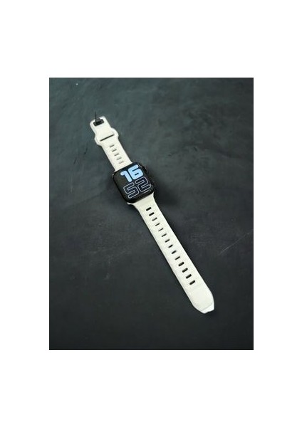 Beyaz Spor Silikon Apple Watch Kordon 42-44-45-49 mm Uyumlu