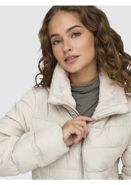 Kadın Dik Yaka Şişme Mont 15322008 fiyatları