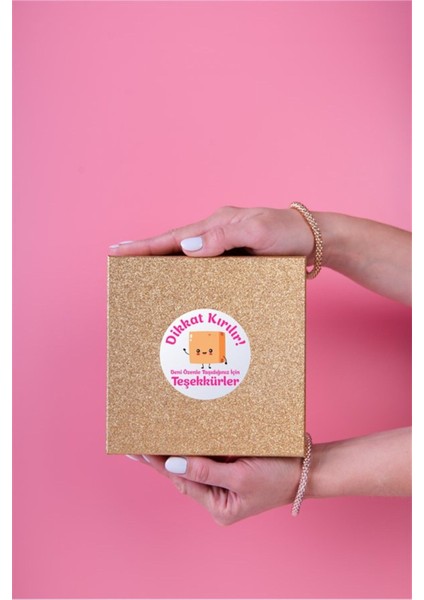 Kuşe Sticker Paketleme & Kargo Etiketi (5X5CM) 50 Adet - Dikkat Kırılır -