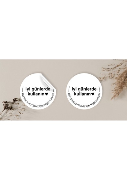 Kuşe Sticker Paketleme & Kargo Etiketi Beyaz Zemin (4X4CM) 48 Adet - Iyi Günlerde Kullanın