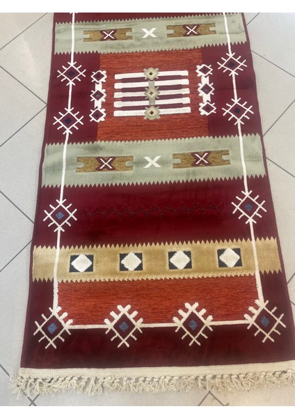 Kilim ağırlık borda renklerden oluşan El dokuma görünümlü Hindistan’da dokunan her alanda dekoratif olarak kullanılabilir fiyatları