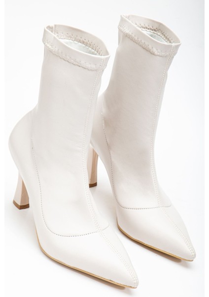 Kadın Bej Cilt Bilekli Orta Boy Topuklu Bot modelleri