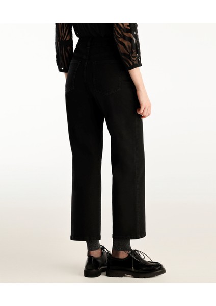 Geniş Bacaklı Düz Jeans Ön Cep Detaylı fiyatları