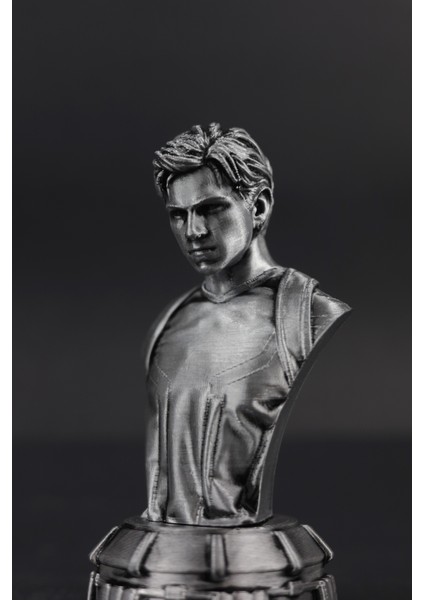 Spider Man - Peter Parker - Figür / Büst indirimleri