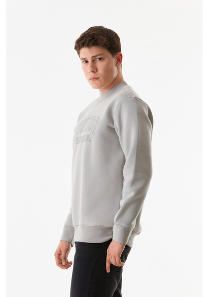 Yazı Nakışlı Dik Yaka Sweatshirt fırsatları
