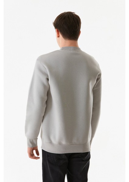 Yazı Nakışlı Dik Yaka Sweatshirt indirimleri