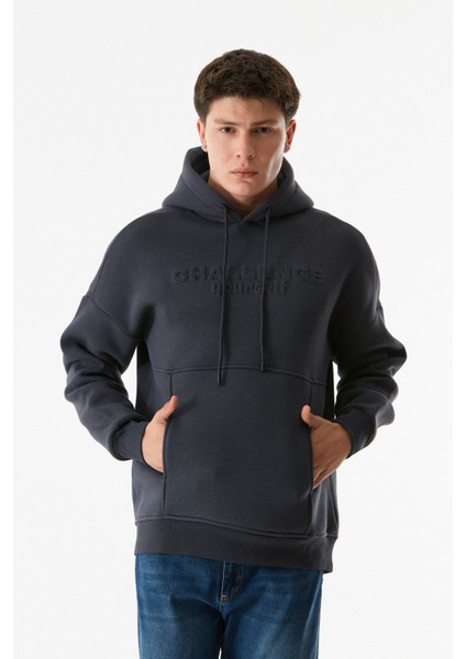 Kabartma Baskılı Kapüşonlu Kanguru Cepli Sweatshirt