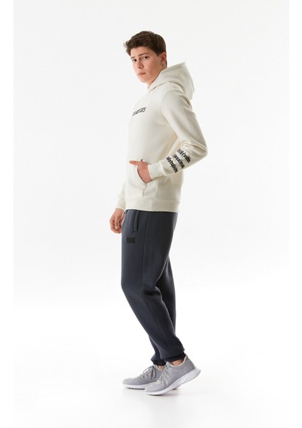 Yazı Nakışlı Kanguru Cepli Kapüşonlu Sweatshirt fırsatları