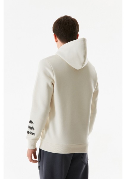 Yazı Nakışlı Kanguru Cepli Kapüşonlu Sweatshirt indirimleri