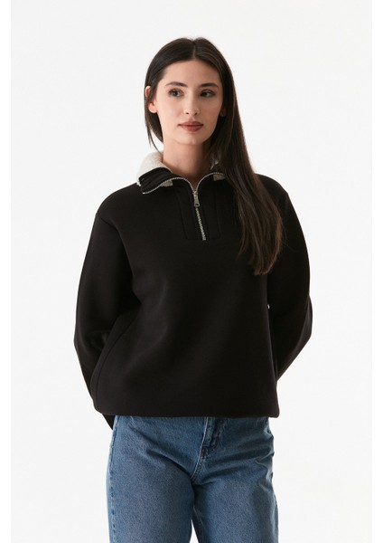 Basic Yakası Peluş Detaylı Beli Stoperli Sweatshirt