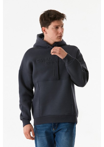 Kabartma Baskılı Kapüşonlu  Kanguru Cepli Sweatshirt