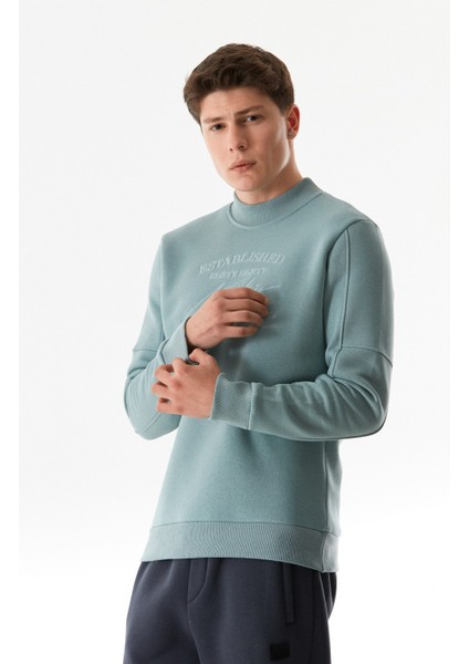 Yazı Nakışlı Dik Yaka Sweatshirt