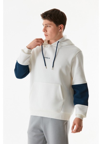 Yazı Baskılı Kanguru Cepli Kapüşonlu Sweatshirt