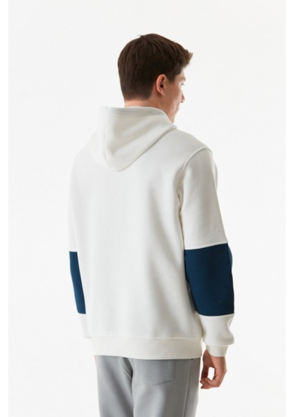 Yazı Baskılı Kanguru Cepli Kapüşonlu Sweatshirt indirimleri