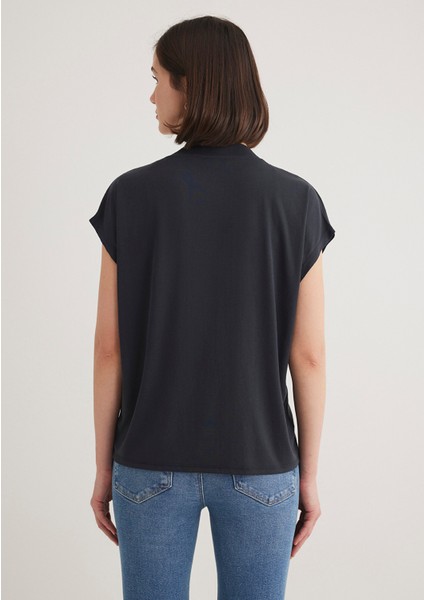 Lux Touch TENCEL TM V Yaka Siyah Modal Tişört 1612250-900