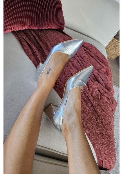 10 0600 Topukla Kadın Kalın Topuklu Şık Günlük Ayakkabı