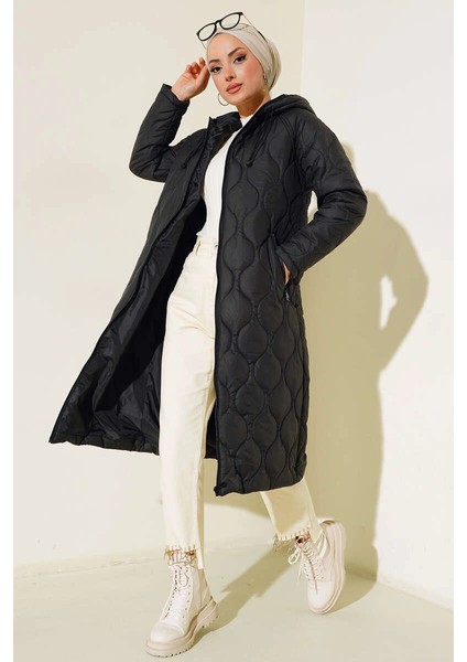 Kadın Siyah Kapüşonlu Kapitone Uzun Şişme Mont HZL24W-BD151771