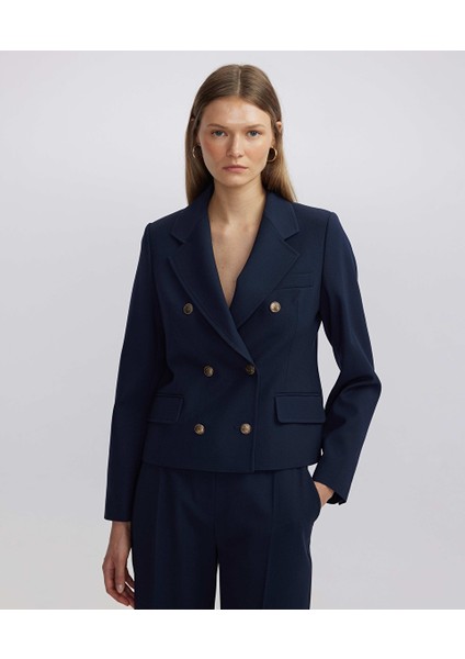 Metal düğmeli kruvaze blazer