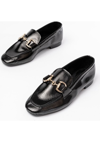 Siyah Rugan Toka Aksesuarlı Günlük Kadın Babet fırsatları