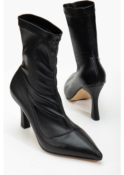 Kadın Siyah Cilt Bilekli Orta Boy Topuklu Bot modelleri